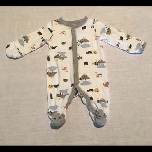 Button down baby onesie 👶🏻👶🏻